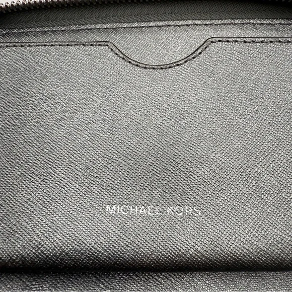 Michael Kors Large Smartphone Wallet - Metallic Silver Glitter - Picture 9 of 13